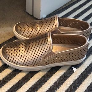 Rose gold Steve Madden slip on’s